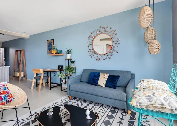Savor Views Over Breakfast At A Bold, Bohemian Escape Apartamento México DF